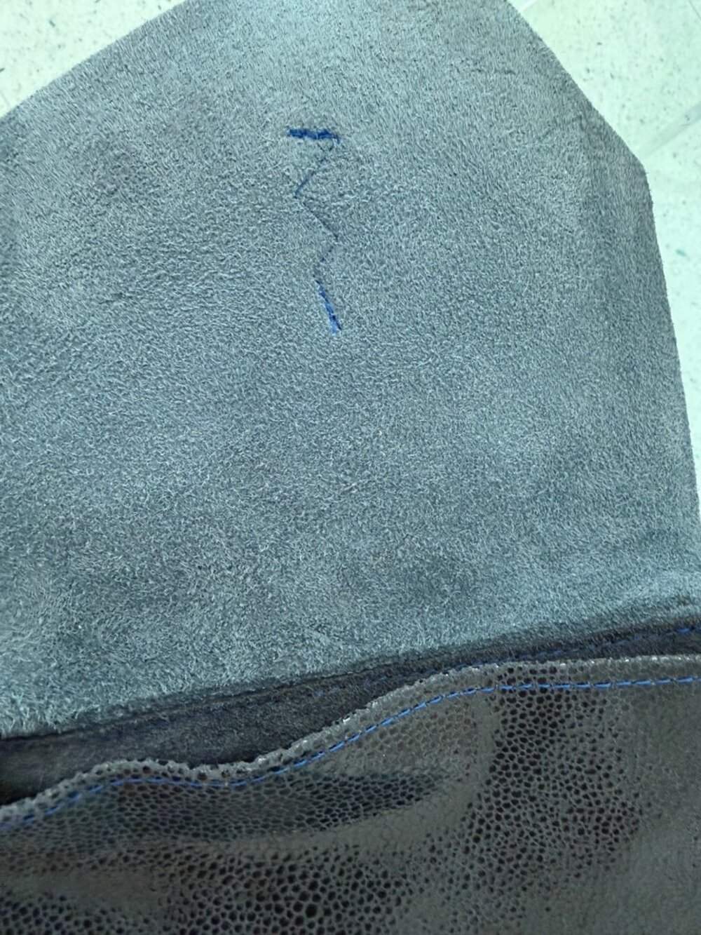 Handcrafted Two Toned Stingray Leather Artisanal Crossbody Bag Blue Casual - Picture 9 of 13